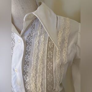 Vintage Bobbie Brooks White Lace Blouse – Made in USA – Size S/M